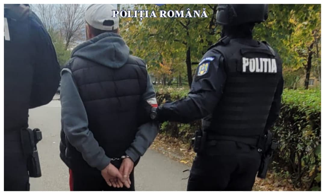 Bărbat din Victoria, Arestat pentru Încălcare de Ordin de Protecție și Agresiune Fizică asupra Mamei