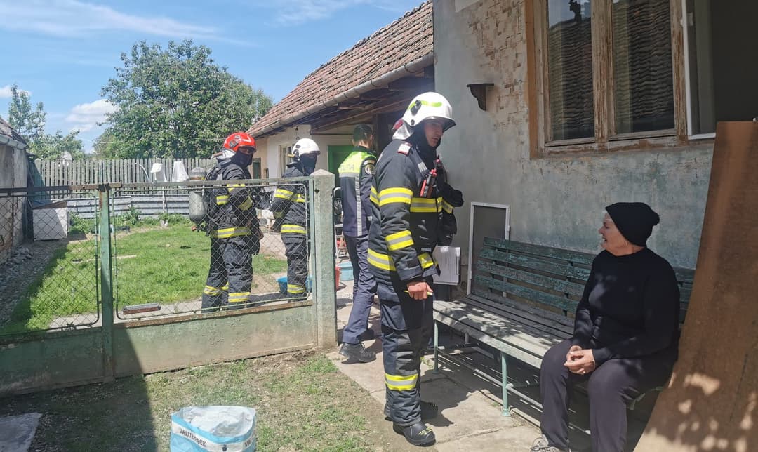  Cuplu de Soți Găsit Decedat în Propria Locuință