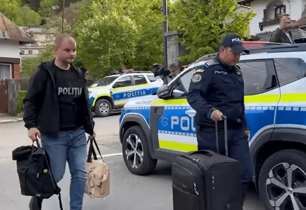 Primarul din Sinaia, Ajutat de Polițiști să-și Care Bagajele în Arest