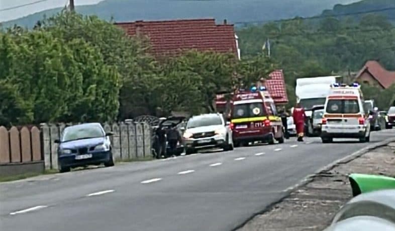 Coliziune Între Trei Autoturisme pe DN 10 la Întorsura Buzăului din Cauza unei Depășiri Neregulamentare