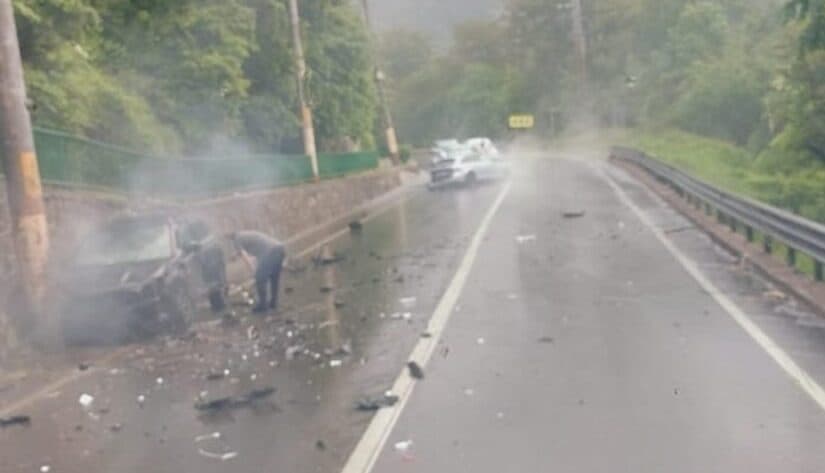 Coliziune cu Trei Vehicule pe DN 1 în Sinaia - Circulație Blocată Ploiești-Brașov