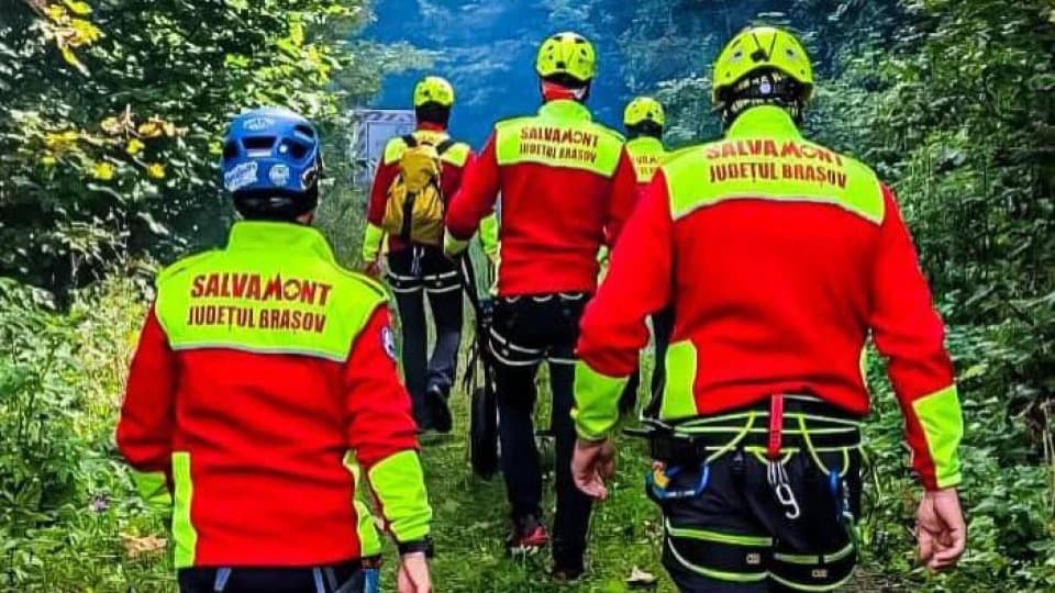 Cioban Grav Rănit la Cabana Podragu Urgent Salvat de Salvamont